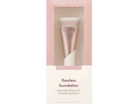 Luxe Flawless Foundation Brush Hot on Sale